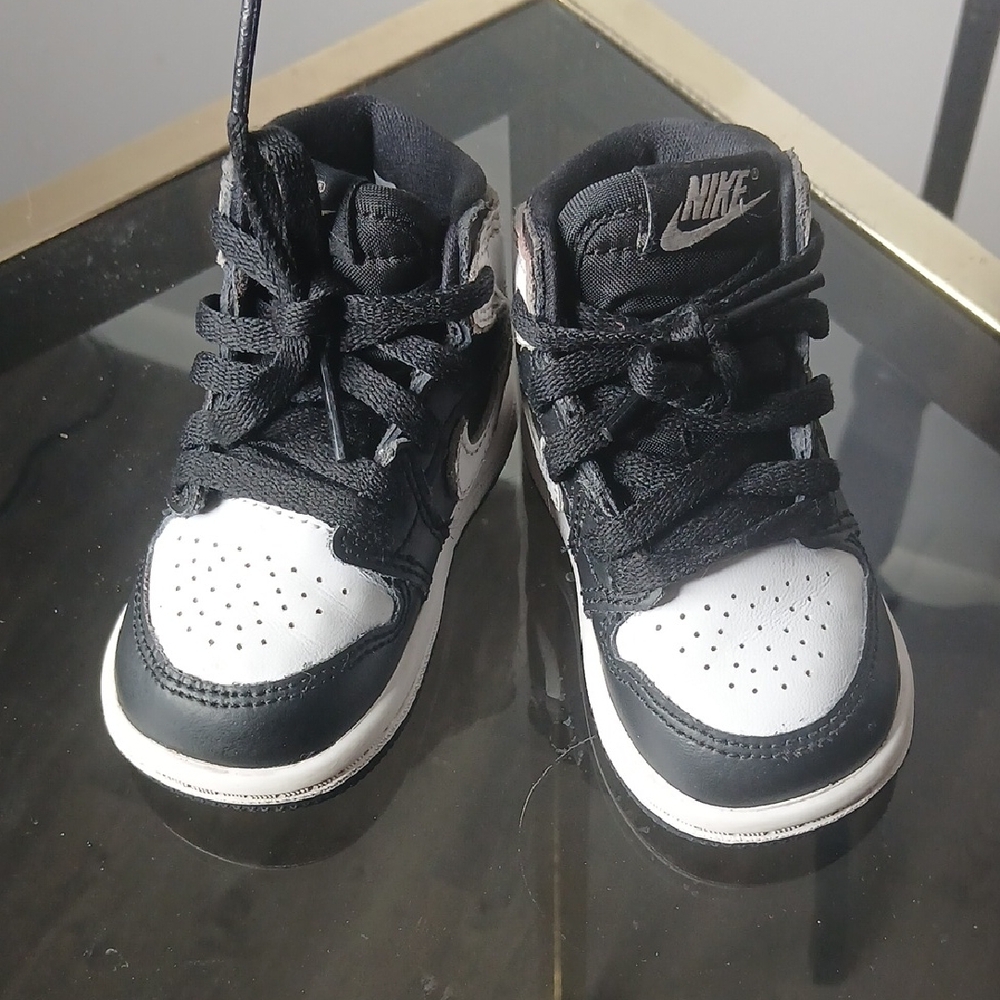 Nike Jordan One Retro "Panda" Size 4c
